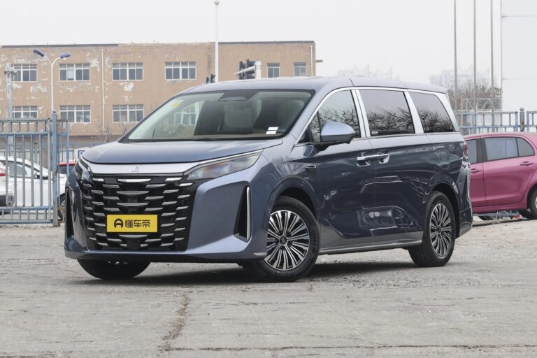 BYD Denza D9 EV